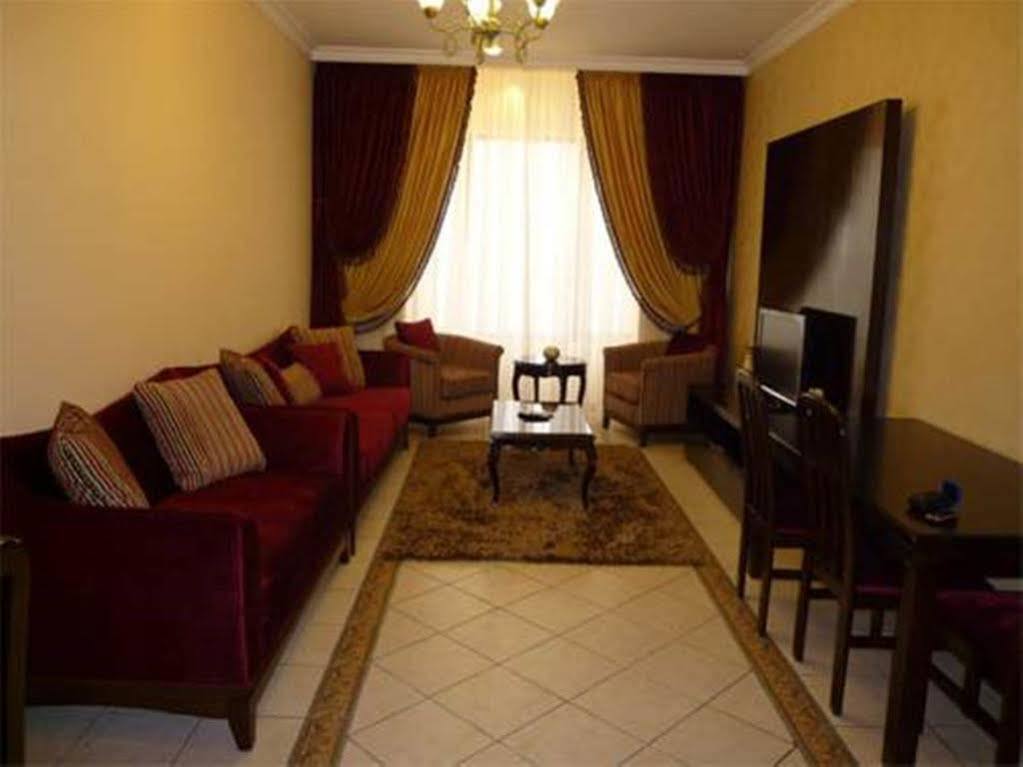 Al Borg Al Watheer Hotel Джазан Екстериор снимка