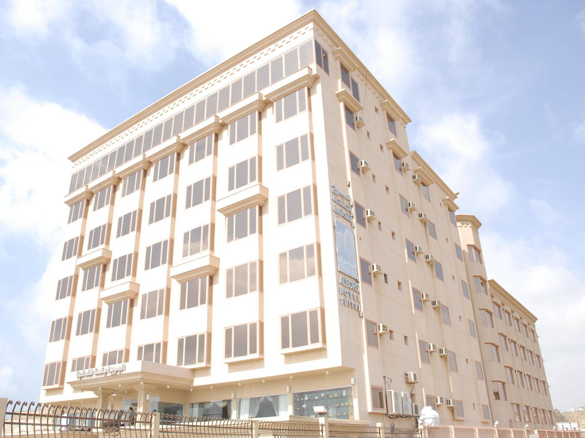 Al Borg Al Watheer Hotel Джазан Екстериор снимка