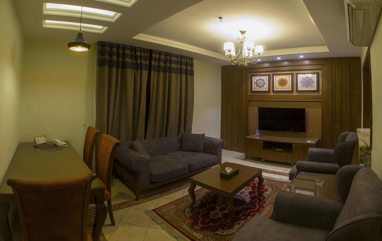 Al Borg Al Watheer Hotel Джазан Екстериор снимка