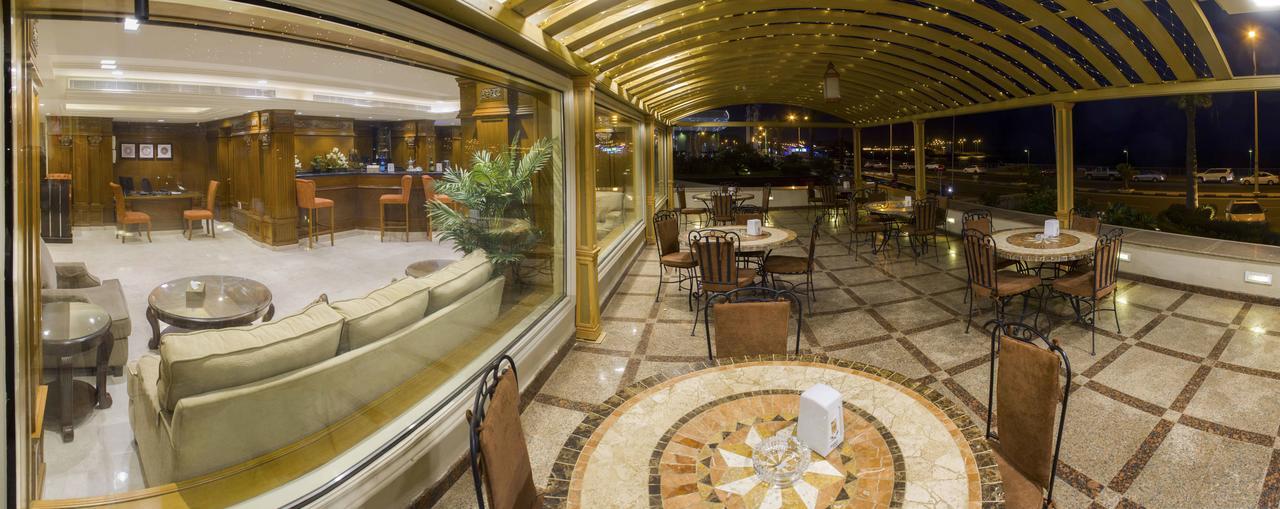 Al Borg Al Watheer Hotel Джазан Екстериор снимка