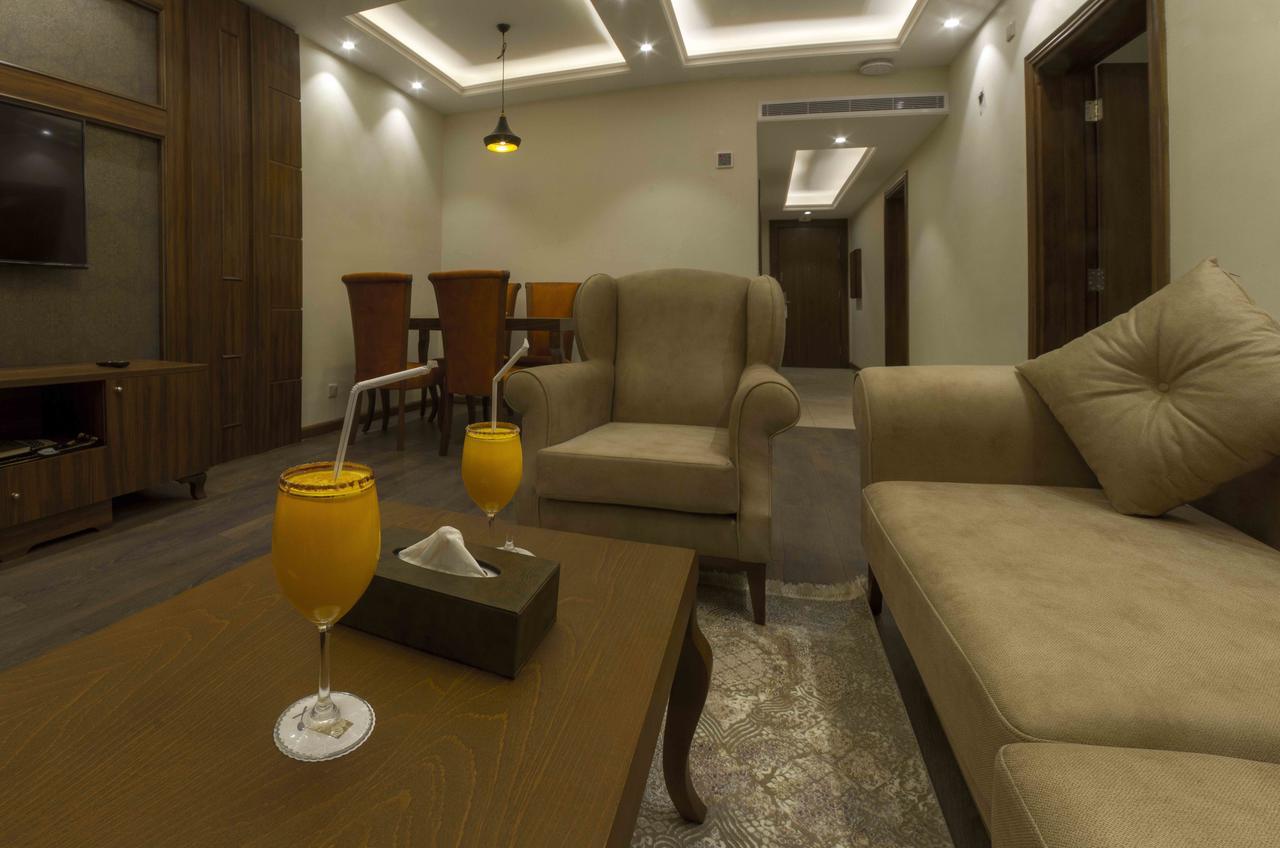 Al Borg Al Watheer Hotel Джазан Екстериор снимка