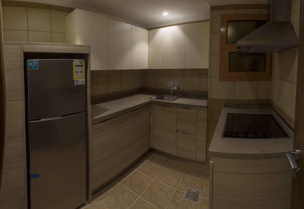 Al Borg Al Watheer Hotel Джазан Екстериор снимка