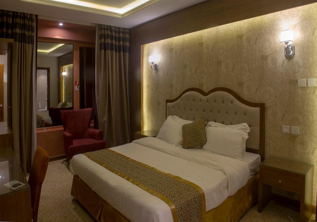 Al Borg Al Watheer Hotel Джазан Екстериор снимка