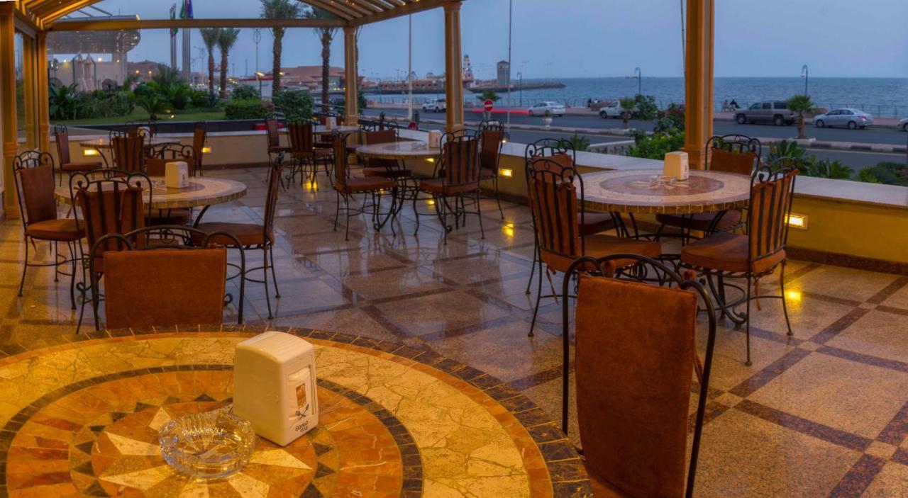 Al Borg Al Watheer Hotel Джазан Екстериор снимка